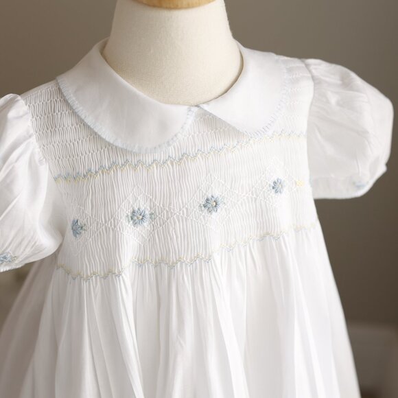 White Smocked Dress 100% Cotton Hand Embroidery Spring Portrait 18/24 Month New - Picture 4 of 7